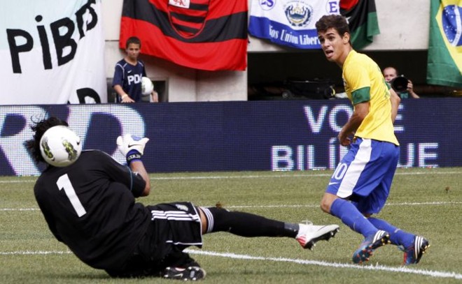 Oscar finaliza na saída de Romero para empatar o jogo em 2 a 2 | 