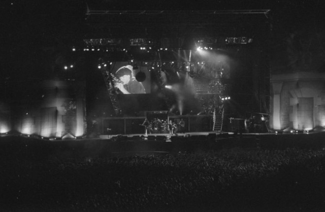 1996 - Em outubro de 1996, a Pedreira Paulo Leminski foi palco da superprodução do AC/DC. Trinta mil pessoas foram ver de perto Angus Young, Brian Johnson e os canhões fumegantes da banda australiana |