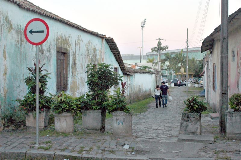 Rua Mestre Leopoldino: abertura afetaria estrutura das casas | Sandra Terena/ Gazeta do Povo