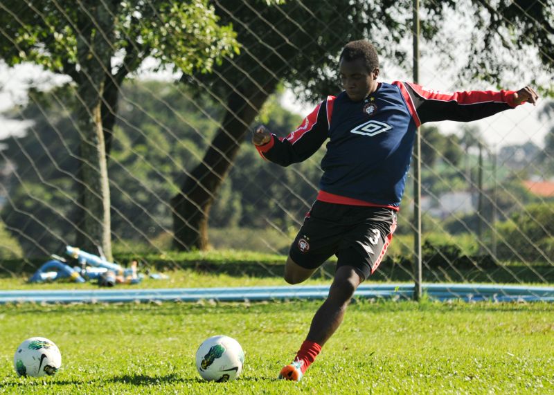 Manoel é o jogador que mais atuou pelo Atlético em 2012 | Marcelo Andrade/ Gazeta do Povo