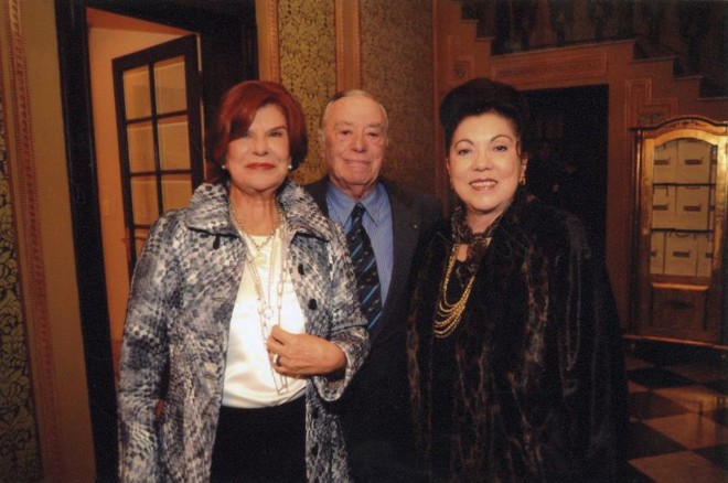 Ligia e Newton Carneiro Jr. com Vera Lupion |