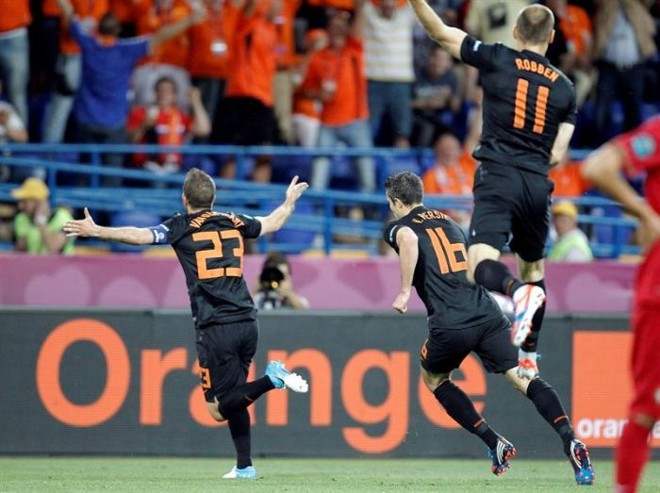 Van der Vaart comemora gol da Holanda contra Portugal | 