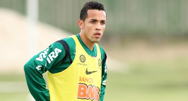 Rafinha ficará de fora de duas a três semanas | Antôno More/ Gazeta do Povo