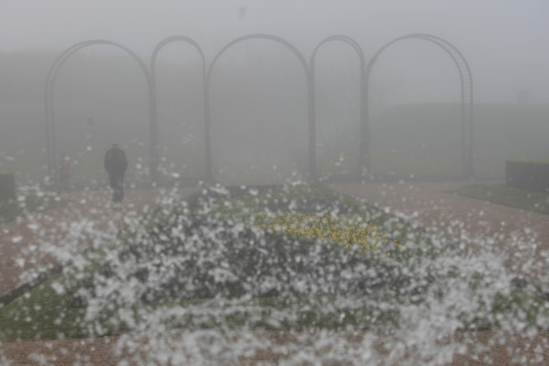 Neblina cobriu o céu de Curitiba e região na manhã desta segunda-feira | Aniele Nascimento / Agência de Notícias Gazeta do Povo