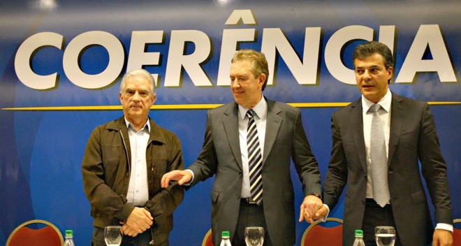 Luciano Ducci, entre Rubens Bueno e Beto Richa: campanha de R$ 23,4 milhões. | Jonathan Campos/ Gazeta do Povo