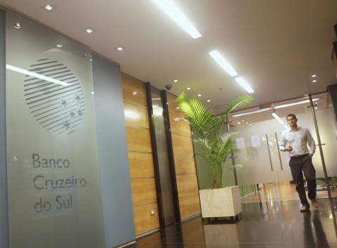 Agência do Cruzeiro do Sul no Rio de Janeiro: maioria dos clientes são funcionários públicos | Ricardo Moraes / Reuters