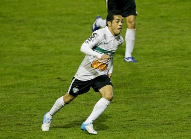 Rafinha voltou bem ao time do Coritiba e negou estar saindo do clube | 