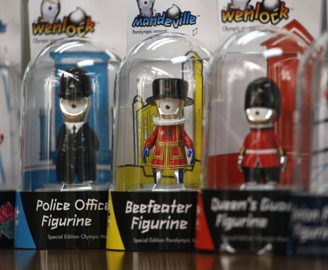 Mascotes das Olimpíadas 2012 vendidos em loja de Londres | 