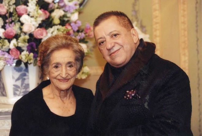 O colunista com sua mãe, Angelina de Moura Bueno |