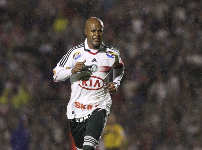 Marcos Assunção pode desafalcar o Palmeiras diante do Grêmio | Daniel Castellano / Gazeta do Povo