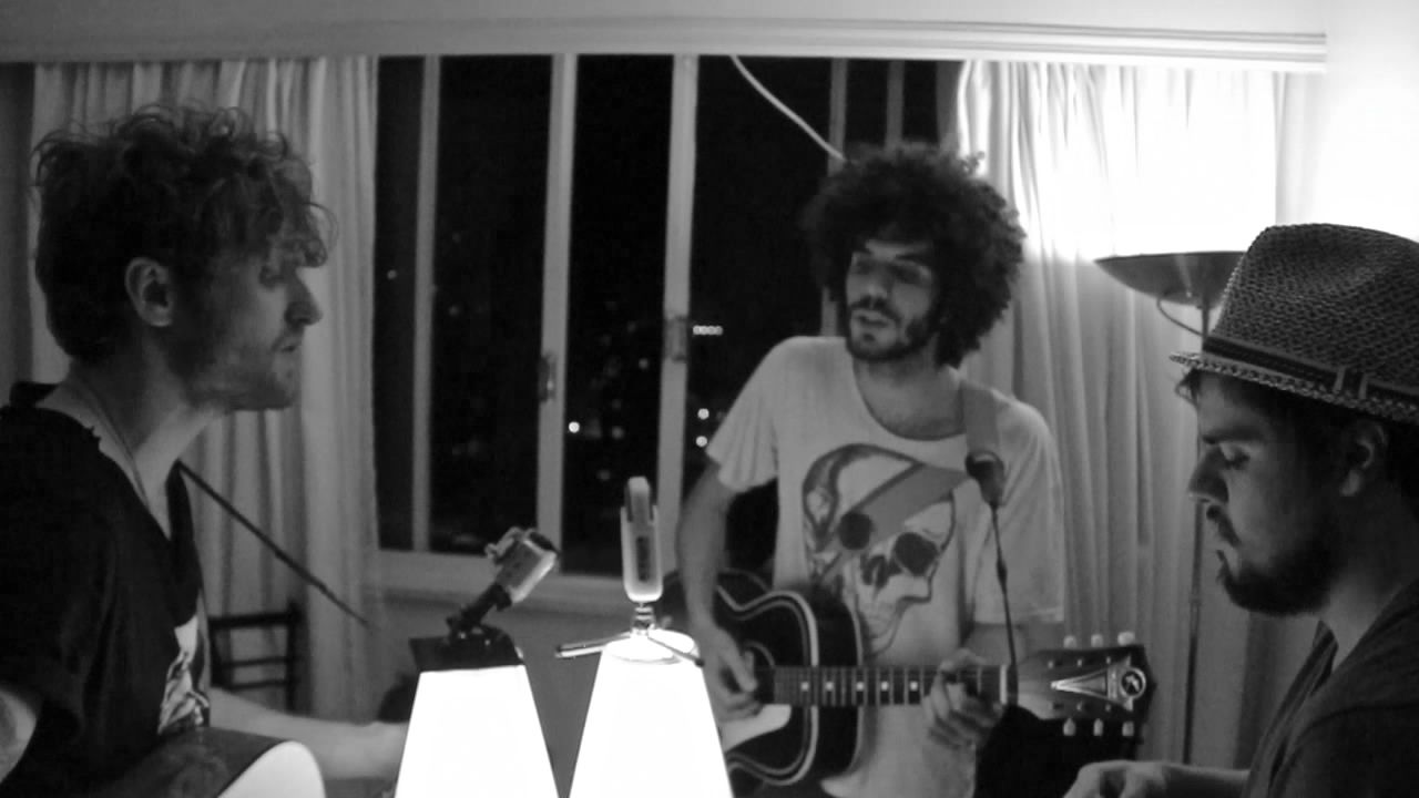 Apesar do nome, banda Naked Girls é composta por homens | Divulgação