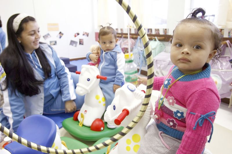 CMEI Affonso Camargo: preocupação constante com a estimulação dos bebês | Hugo Harada/ Gazeta do Povo