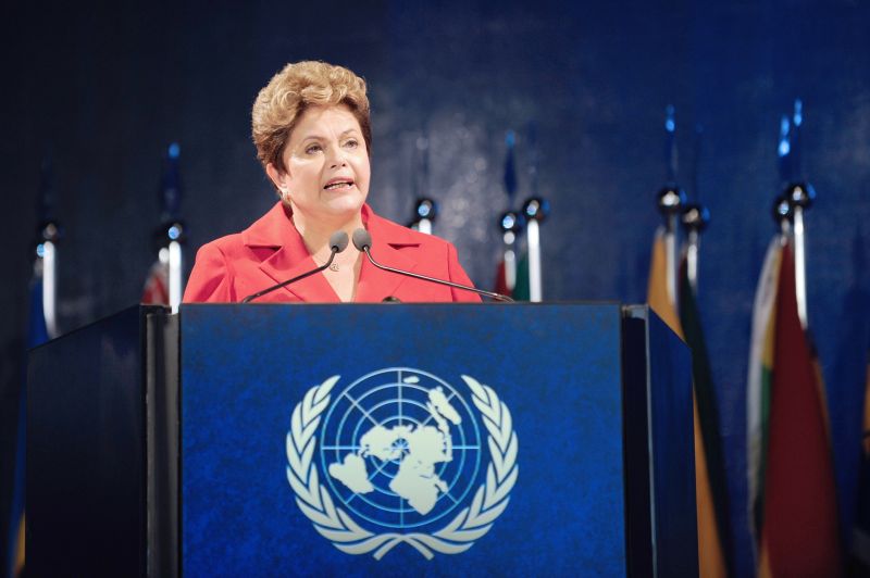 Dilma: venda de armas a todo vapor. | Fabio Rodrigues Pozzebom/ Agência Brasil