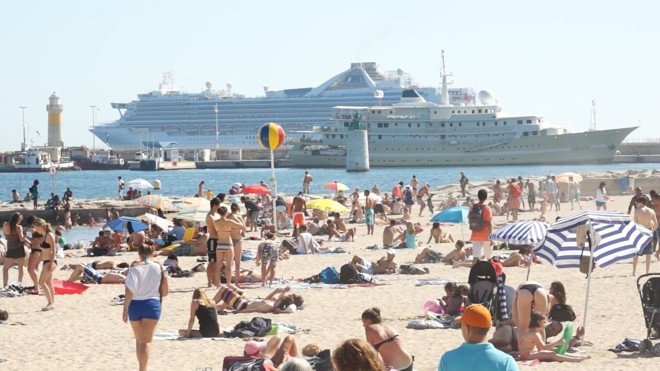 Praia de la Croisette, ao lado do Palais des Festivals |
