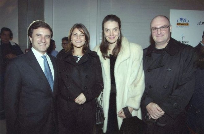 Na cerimônia de inauguração do Expo Renault Barigui, os casais Helio e Fany Rotenberg, ele presidente do Grupo Positivo; Ana Amélia Cunha Pereira Filizola, vice-presidente do GRPCom, e o chef Ricardo Filizola |