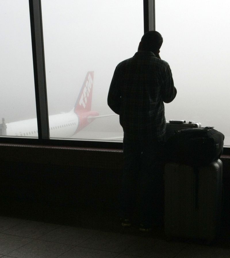 Névoa próxima ao solo reduz a visibilidade dos aviões | Aniele Nascimento/ Gazeta do Povo