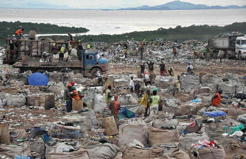 O aterro de Gramacho, que fechou ontem, funcionou por 34 anos e recebeu 70 milhões de toneladas de lixo | Pedro Farina/O Dia