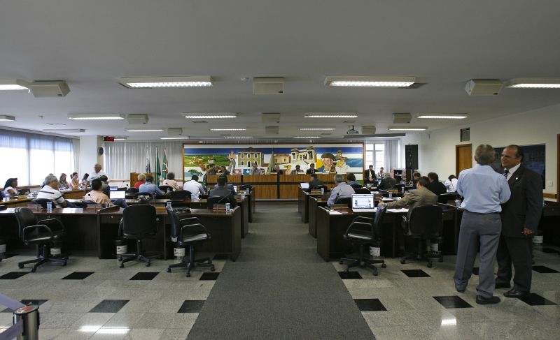 Plenário da Câmara de Curitiba: cadeiras vazias nas sessões não são incomuns | Antônio More/ Gazeta do Povo