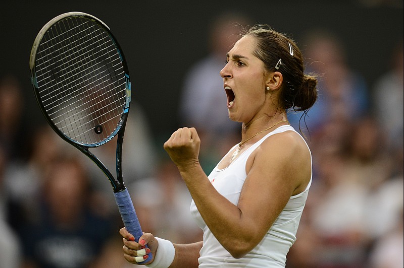 Tamira Paszek surpreendeu a ex-número 1 Caroline Wozniacki e confirmou a boa fase | Andrew Yates / AFP