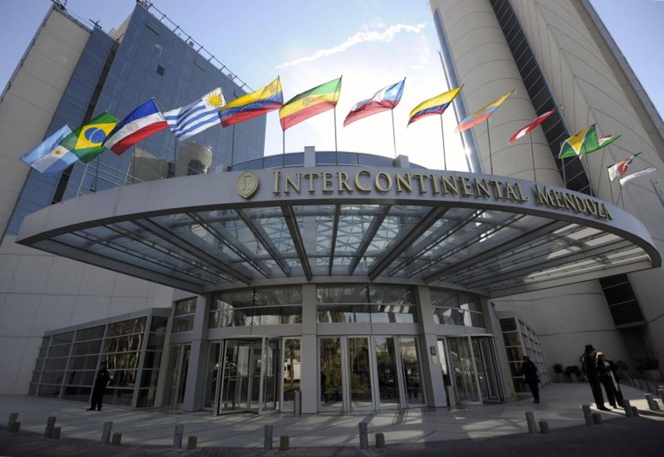 Entrada do hotel onde acontece reunião dos chanceleres Mercosul, em Mendoza, na Argentina | AFP PHOTO / Juan Mabromata