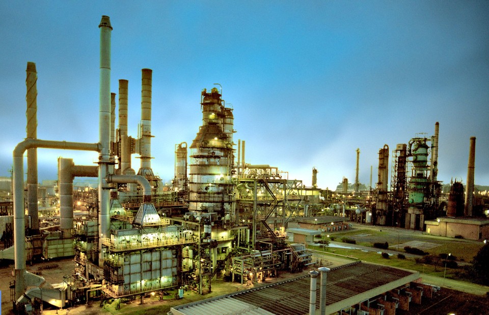 Refinaria de Araucária: câmbio e preço do óleo bruto pressionam custos | Agência Petrobras
