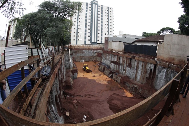 Chuva forte causou estragos em diversos pontos de Maringá |