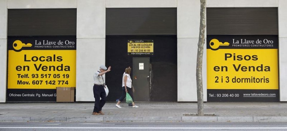 Prédio comercial com espaços para alugar, em Barcelona: mercado exige juros altos e ameaça refinanciamento da Espanha | Albert Gea/Reuters