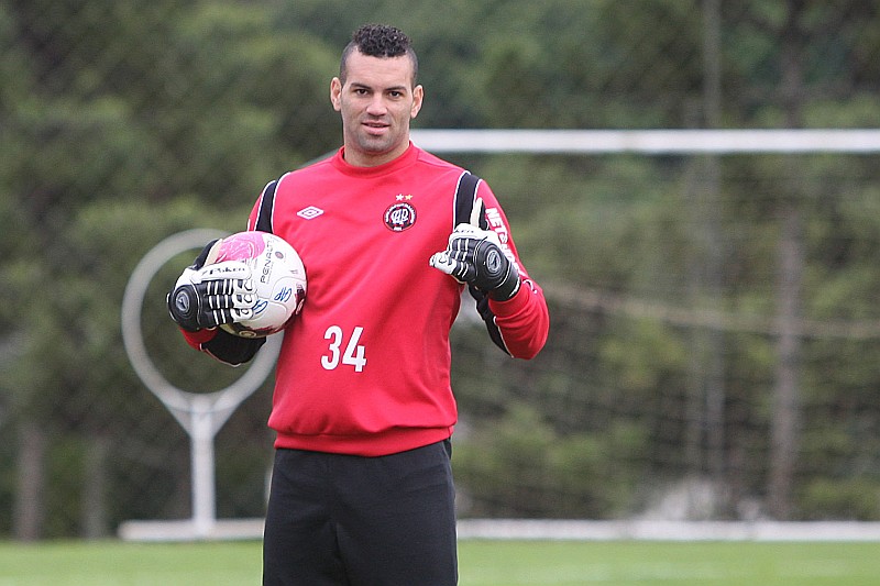 Weverton não poderá jogar contra o Barueri, mas está liberado para jogo contra o CRB | Jonathan Campos / Agência de Notícias Gazeta do Povo
