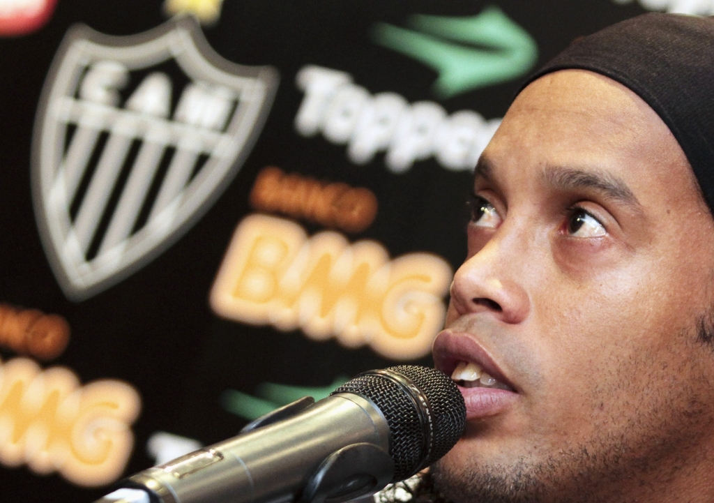 Meia pede R$ 40 milhões do ex-clube | Guater Naves/ Reuters
