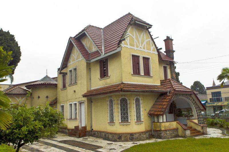 Casarão que pode ser beneficiado caso a legislação entre em vigor: cidade tem 59 imóveis com interesse histórico | Antonio Costa / Gazeta do Povo