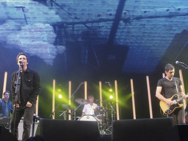 Falhas vocais de Wagner Moura foram superadas pela entrega absoluta e simpatia do ator-cantor durante a apresentação | Luciane Horcel/Divulgação