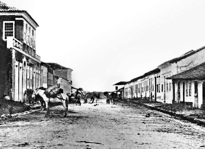 A foto mais antiga da Rua das Flores, na década de 1860. É a história da cidade feita pelaGazeta do Povo |