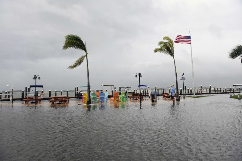 Debby causa alagamentos e ventos fortes na região oeste da Florida, nos EUA | REUTERS/Brian Blanco