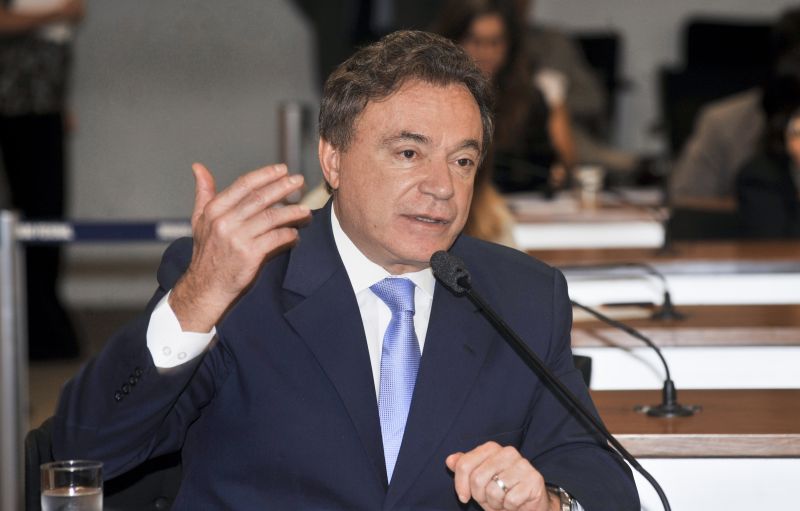 Não se justificava em relação a obras da Copa, a pretexto da emergência, se justifica menos ainda em relação a obras do PAC.Alvaro Dias (PSDB-PR), senador | José Cruz/Ag. Senado