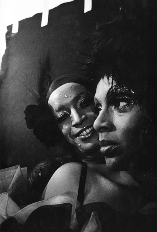 A fotógrafa aproximou-se do grupo e de outros profissionais do teatro para aprimorar técnicas de luz |