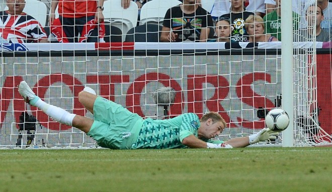 Joe Hart fez uma boa partida no gol inglês |