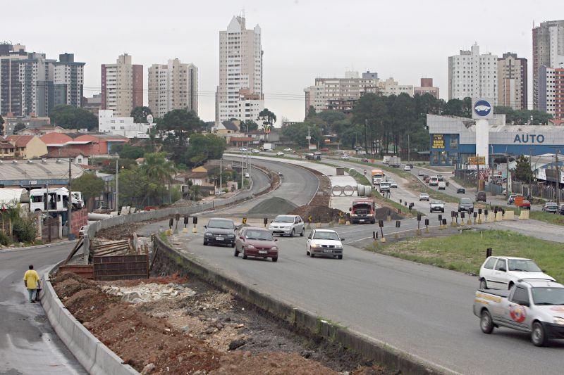 Linha Verde em obras no Cristo Rei: há dúvida sobre o interesse dos investidor pelos Cepacs | Felipe Rosa/ Gazeta do Povo