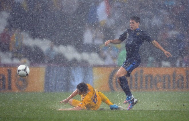 Chuva forte suspendeu a partida | 