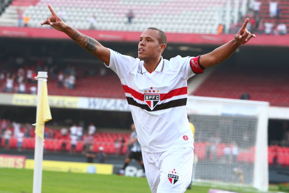 O atacante Luis Fabiano comemora o gol da vitória do São Paulo | Idário Café/Vipcomm