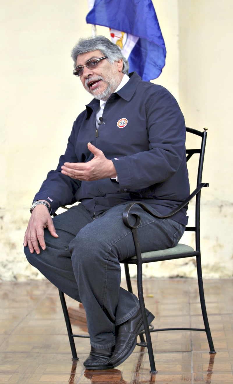 O presidente deposto Fernando Lugo comanda governo paralelo e lidera a resistência | Jorge Adorno/Reuters