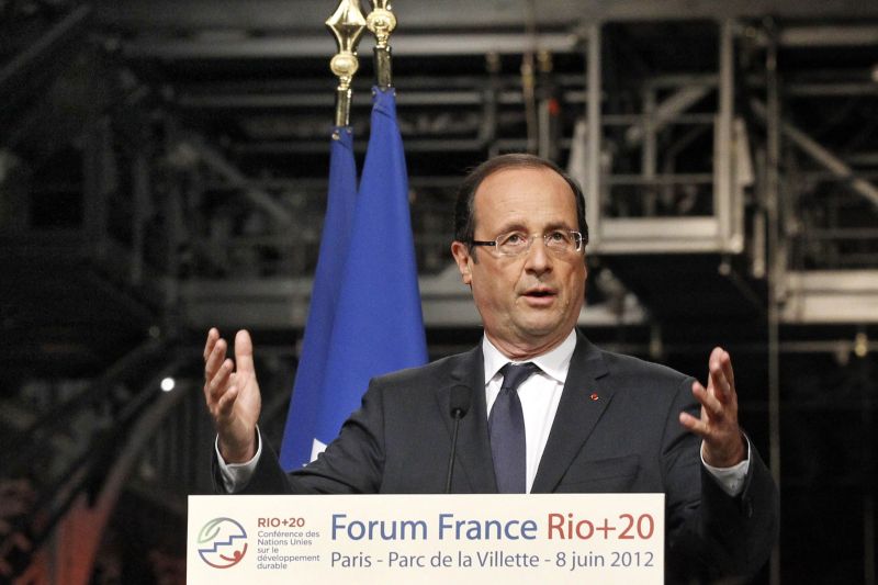 Presidente francês, François Hollande, faz discurso na abertura do evento France Rio Forum, em Paris | Reuters