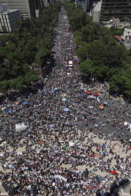 Milhares foram às ruas protestar contra candidato | REUTERS/Edgard Garrido