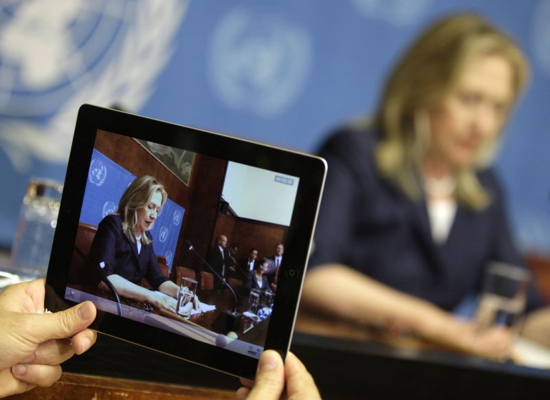 Para Hilary Clinton, há uma mensagem clara de que Assad deve deixar o poder | Valentin Flauraud /Reuters