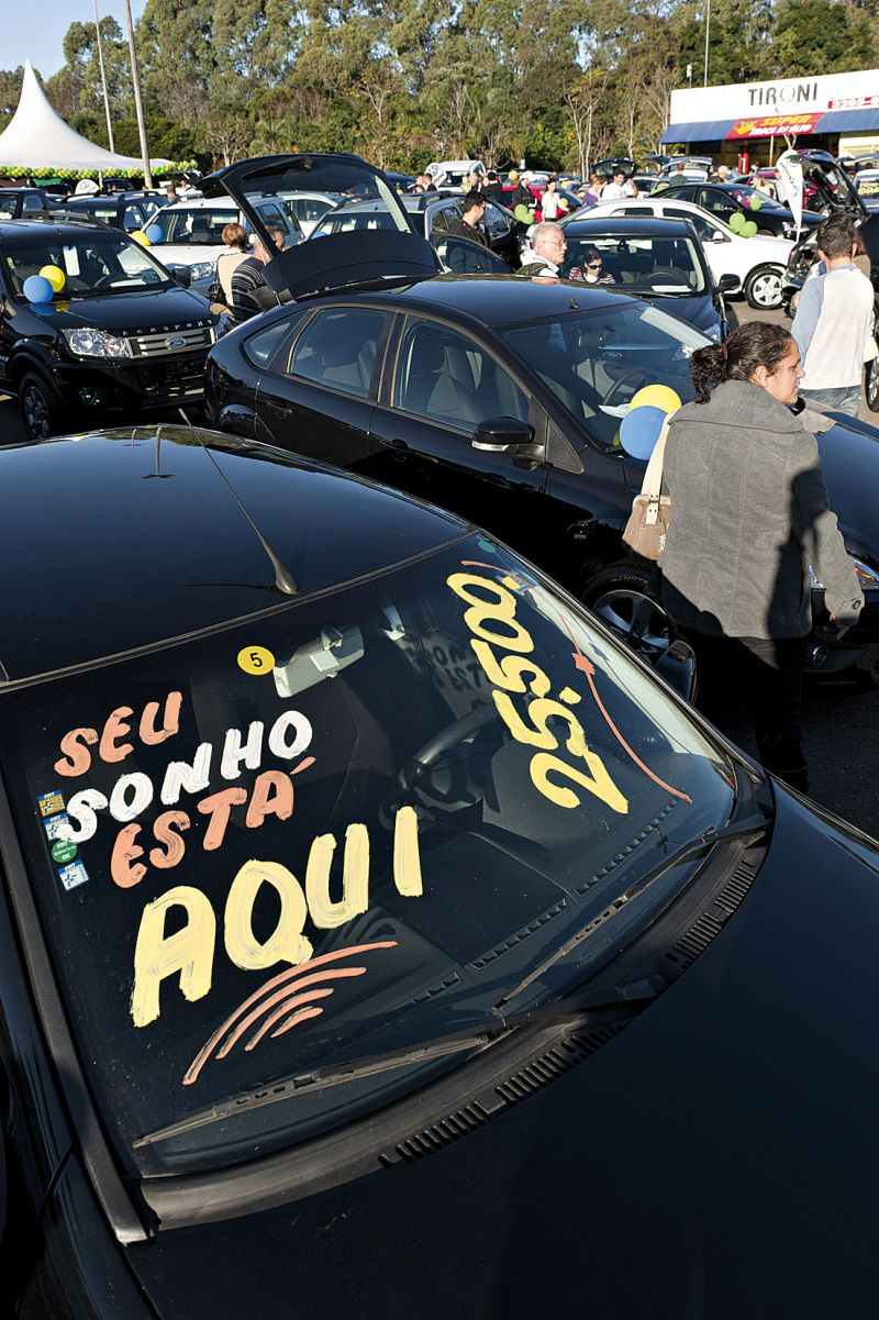 O sonho virou calote: 35% dos inadimplentes que procuram a ACP atrasaram pagamento do carro | Marcelo Andrade / Gazeta do Povo