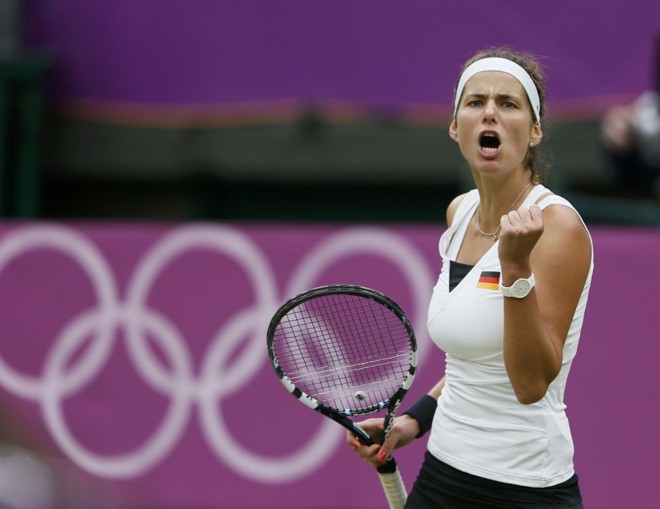 Julia Goerges eliminou a favorita Radwanska na quadra central de Wimbledon |