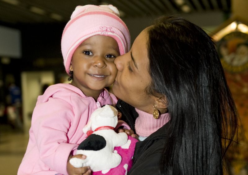 A operação, que envolveu uma parada programada do músculo, foi necessária para corrigir um problema de formação no órgão de Jennyfer Shaider, com apenas dois anos | Marcelo Andrade/Gazeta do Povo