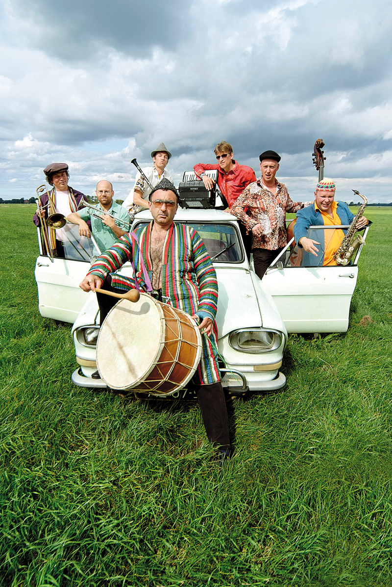 O grupo holandês Amsterdam Klezmer Band é uma das presenças constantes na E-Paraná FM | Divulgação