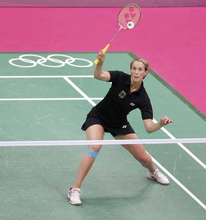 Birgit Michels, da Alemanha, em partida de badmington no Wembley Arena |