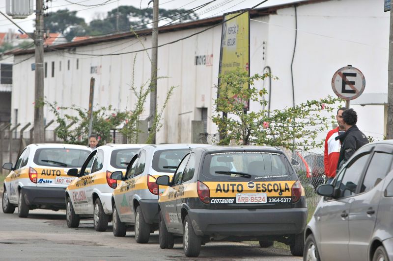 Depois de 12 dias de paralisação, instrutores de autoescolas vão receber aumento de 10%, com ganho real de quase 5% | Ivonaldo Alexandre/ Gazeta do Povo