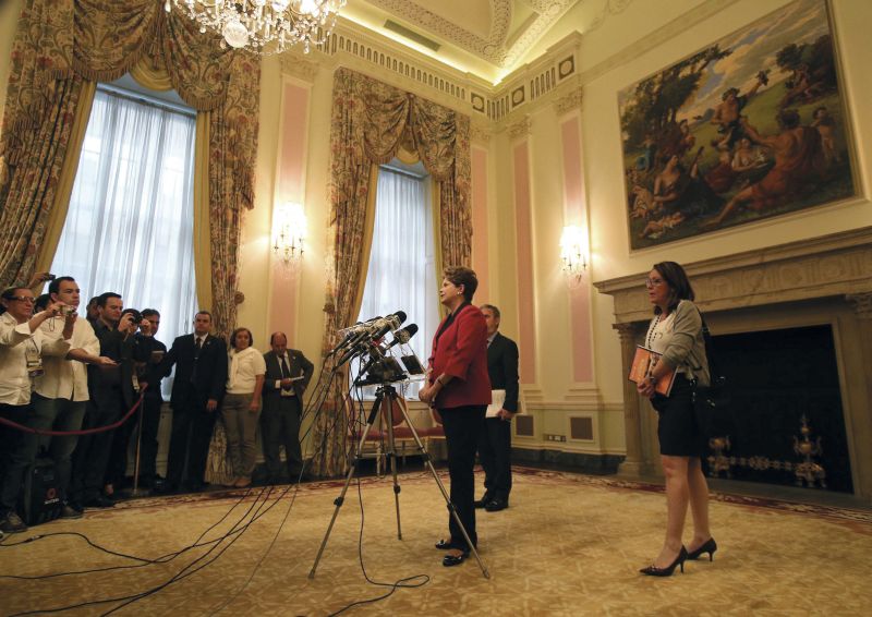 Dilma passou recado a montadoras de Londres | Sergio Moraes/Reuters
